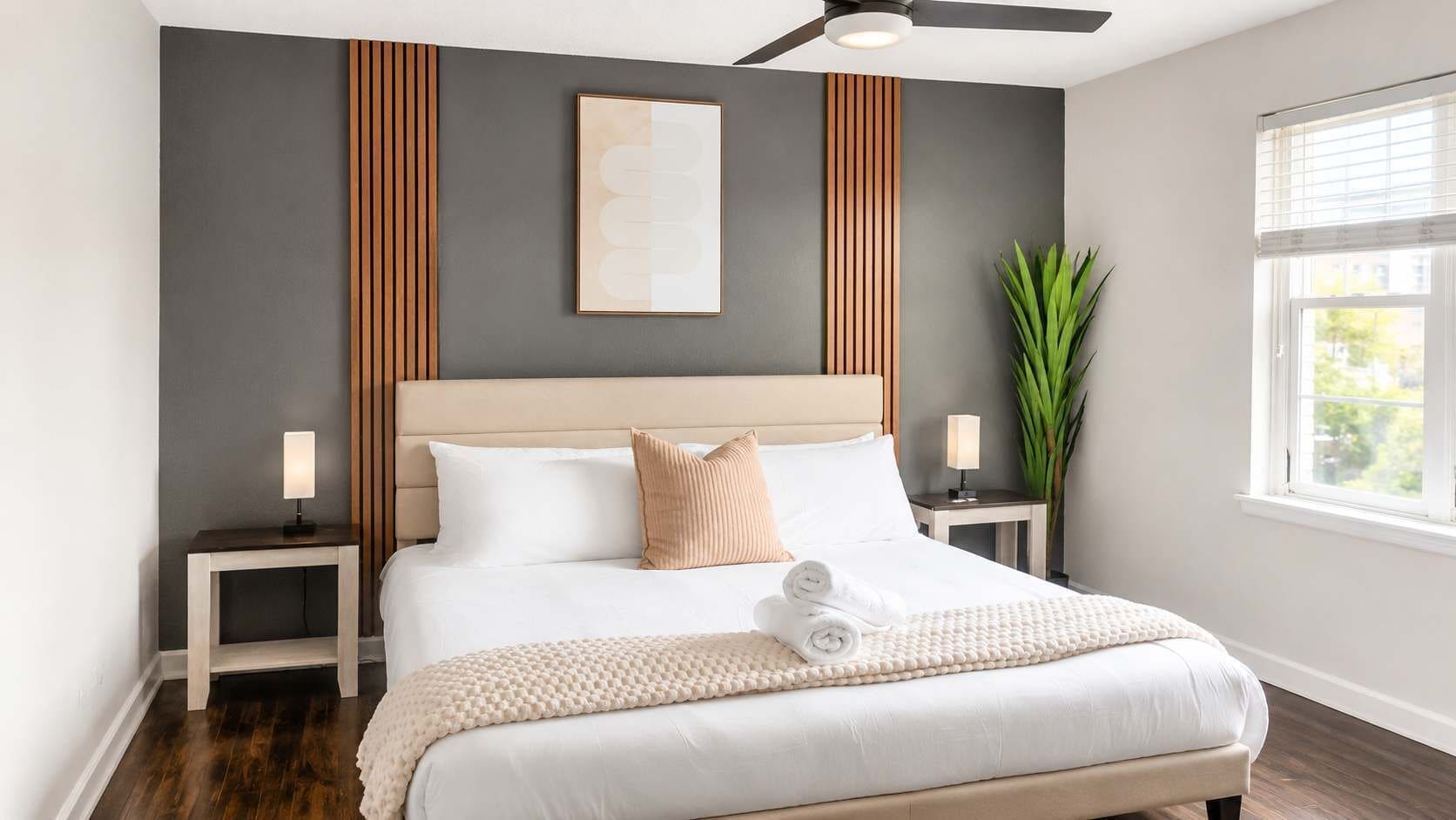 2 habitaciones, tabla de planchar con plancha, cuna de viaje y wifi 