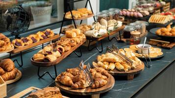 Daily buffet breakfast for a fee