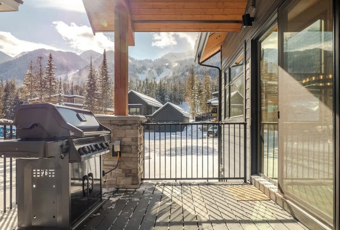 Fire up the grill and enjoy outdoor meals with mountain views.