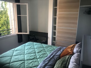 Room - Private room 2 minutes from the RER D – 35 minutes to Paris – near Orly (Ris-Orangis)