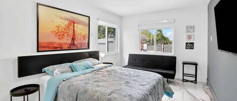 Iron/ironing board, WiFi, bed sheets