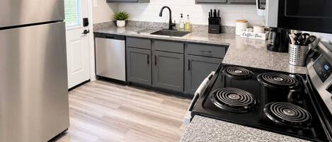 Apartment, Multiple Beds, Non Smoking, Kitchen | Private kitchen