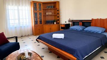 WiFi, bed sheets