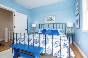 3 bedrooms, iron/ironing board, free WiFi, bed sheets - Windswept cottage, heated pools, 15 Mins to beaches, Hiking Trails, & game room (Arundel)
