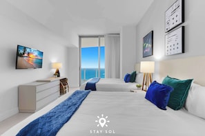 2 Schlafzimmer, Schreibtisch, Bügeleisen/Bügelbrett, Reisekinderbett