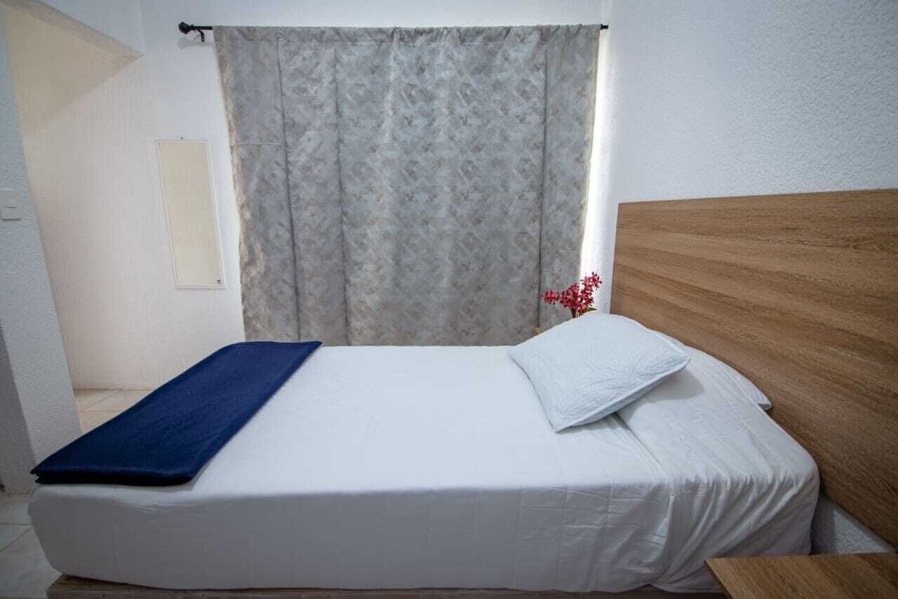 1 dormitori, planxa i posts de planxar, wifi gratuïta i roba de llit 