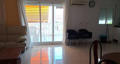 3-bedroom apartment 100 m from the beach