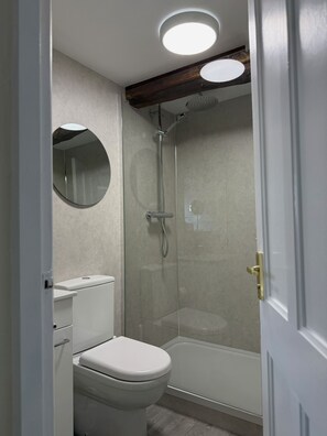 Bathroom - Sheepfold Cottage – Cosy Countryside Escape for up to 4 Guests (Sedbergh)