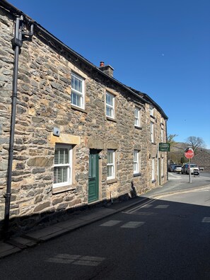 Exterior - Sheepfold Cottage – Cosy Countryside Escape for up to 4 Guests (Sedbergh)