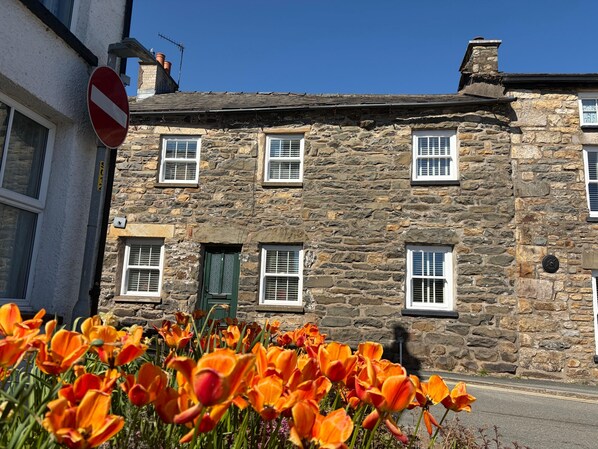 Exterior - Sheepfold Cottage – Cosy Countryside Escape for up to 4 Guests (Sedbergh)