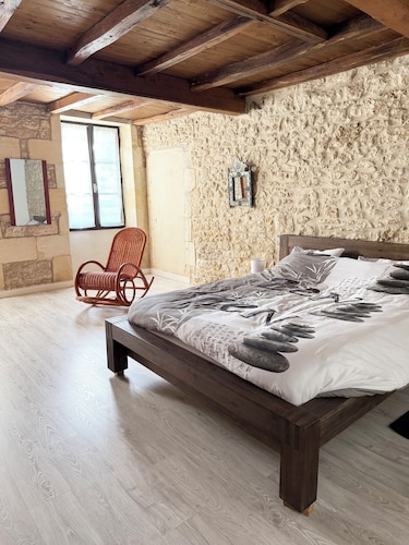A spacious house, perfect for a large family or a trip with friends, located 15 km from the ocean