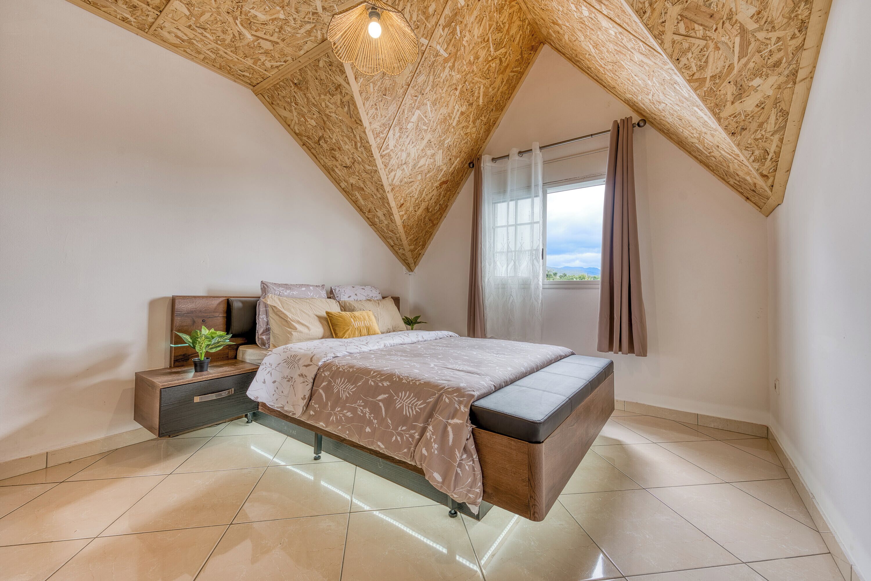 4 bedrooms, iron/ironing board, travel cot, WiFi
