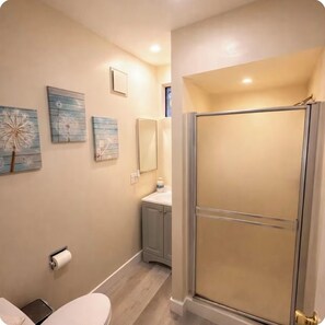 Bathroom - Relaxing private 1-bedroom near SOFI/BEACHES (Hawthorne)