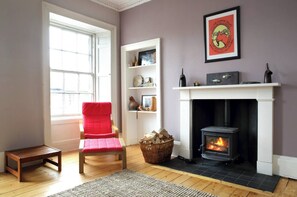 Interior - Beautiful double bedroom in Georgian flat in Newington area. (Edinburgh)