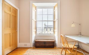 Interior - Beautiful double bedroom in Georgian flat in Newington area. (Edinburgh)