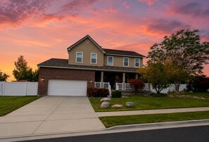 Exterior - Spacious 3-Bedroom Basement Suite with Kitchen & Laundry (Lehi)