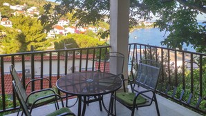 Outdoor dining - 2 bedroom gorgeous apartment in Okrug Gornji (Okrug Gornji)
