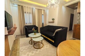 Living area - Furnished Studio in Yaoundé (Yaoundé)