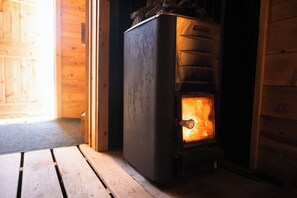 Interior - The Tipsy Butler Cottage & Sauna (Newcastle)