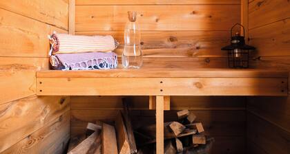 The Tipsy Butler Cottage & Sauna