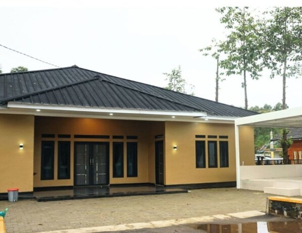 Villa | Exterior