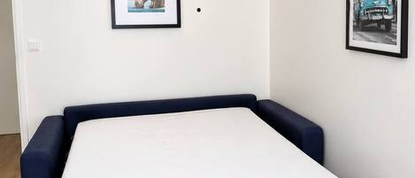 Iron/ironing board, free WiFi
