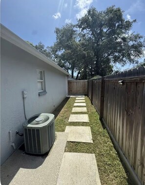 Outdoor spa tub - Modern Serenity Studio Cozy Retreat with Fireplace & Workspace (Spring Hill)