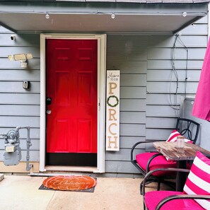 Exterior detail - Spacious 1 Bedroom Home in ATL Metro - Staycation, Long-term, family friendly. (Norcross)