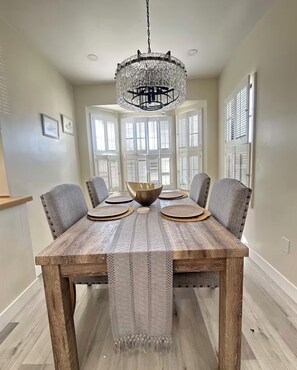 Dining - Charming two bedroom house near LAX/SOFI/BEACHES (Hawthorne)