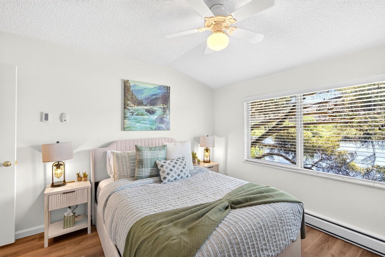 3 bedrooms, desk, iron/ironing board, WiFi