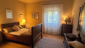 3 Schlafzimmer, Schreibtisch, Bügeleisen/Bügelbrett, kostenloses WLAN