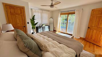 Desk, iron/ironing board, travel crib, free WiFi