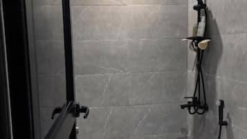 Studio | Bathroom