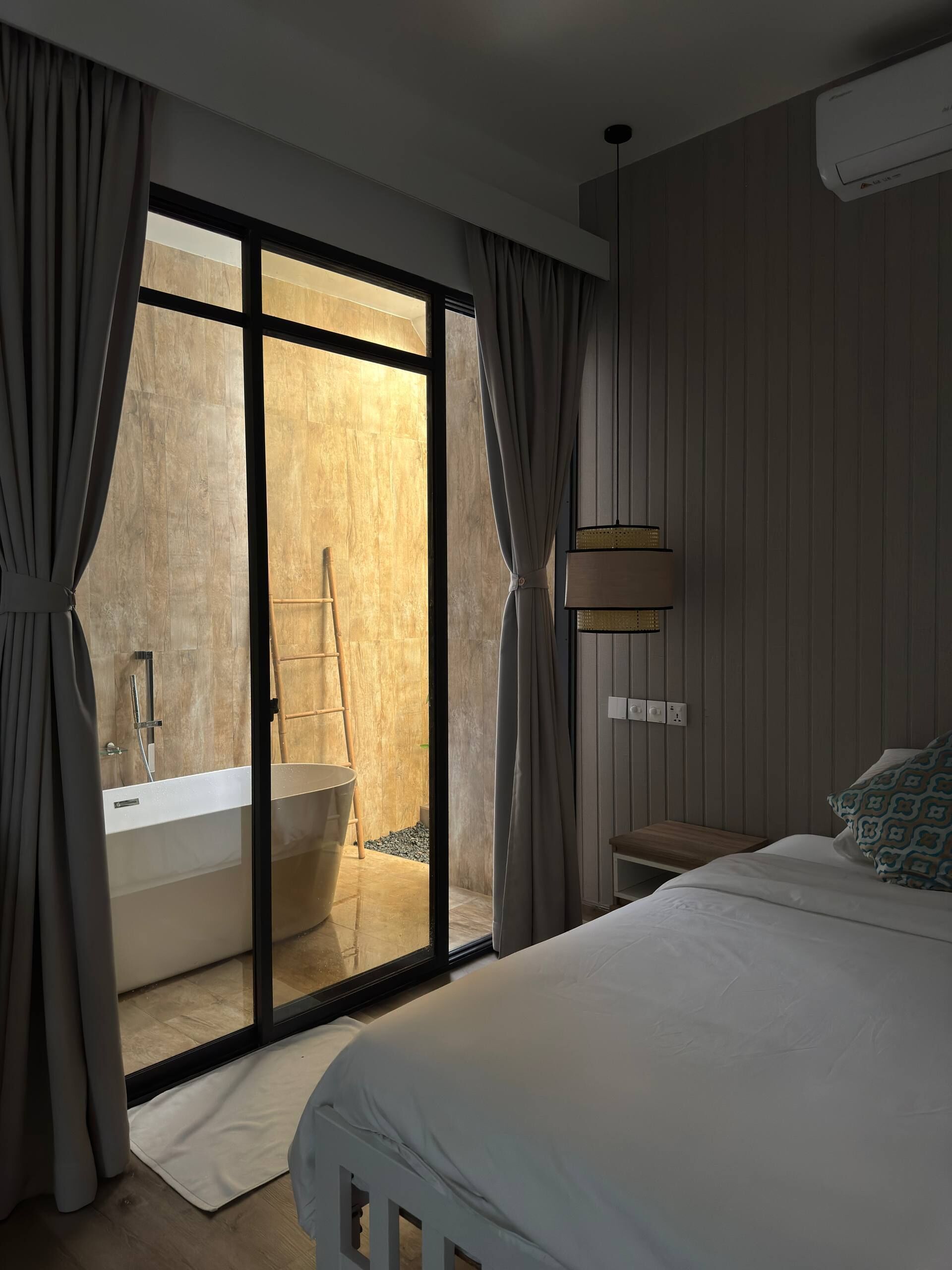 مكواة/لوح كي وواي فاي مجانًا
