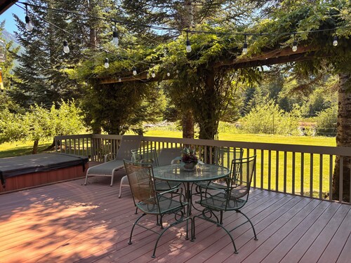Charming 2-bedroom house with AC in peaceful Randle