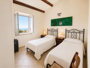 2 bedrooms, iron/ironing board, Internet, bed sheets - Villa Cunconi: A unique panorama between the mountains and the sea (Calangianus)