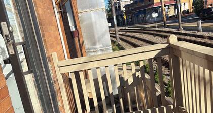 3bedroom apartment in Pittsburgh!Right on the trolley line 10mins from downtown