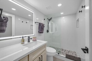 Bathroom - New South Kihei Beach Resort Vistas (Kihei)