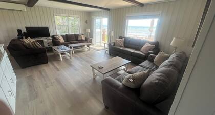 Spacious 3 bedroom waterfront cottage. Only 75 feet from your own private beach!