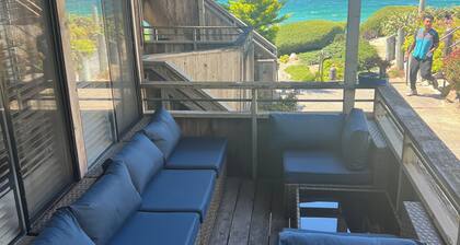 Beachfront 1-bedroom Surf Shack in Monterey with pool, and gym —pet okay!