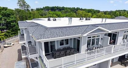 Harbor View Penthouse Downtown Egg Harbor