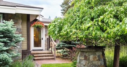 New Listing | Dog-Friendly Cottage-Garden Condo Steps from Flathead Lake in Bigfork