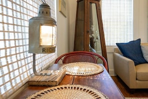 Interior - Cottage in Thunderbolt between Downtown and Tybee Beach (Savannah)