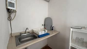 Basic-Apartment, 4 Schlafzimmer, Nichtraucher, Kochnische | Innenbereich
