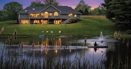 160-Acre Luxury Estate | Pond, Hot Tub & Views