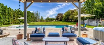 Spacious Country Retreat | Pool • Hot Tub • Sauna • 5 King Bedrooms
