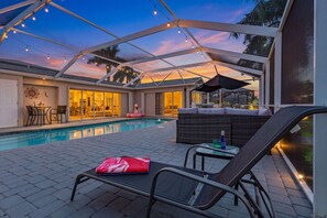 Pool - Gulf Access Retreat with Heated Saltwater Pool, Dock & Sunset Views - Golden Sunset Villa - Roelens (Cape Coral)