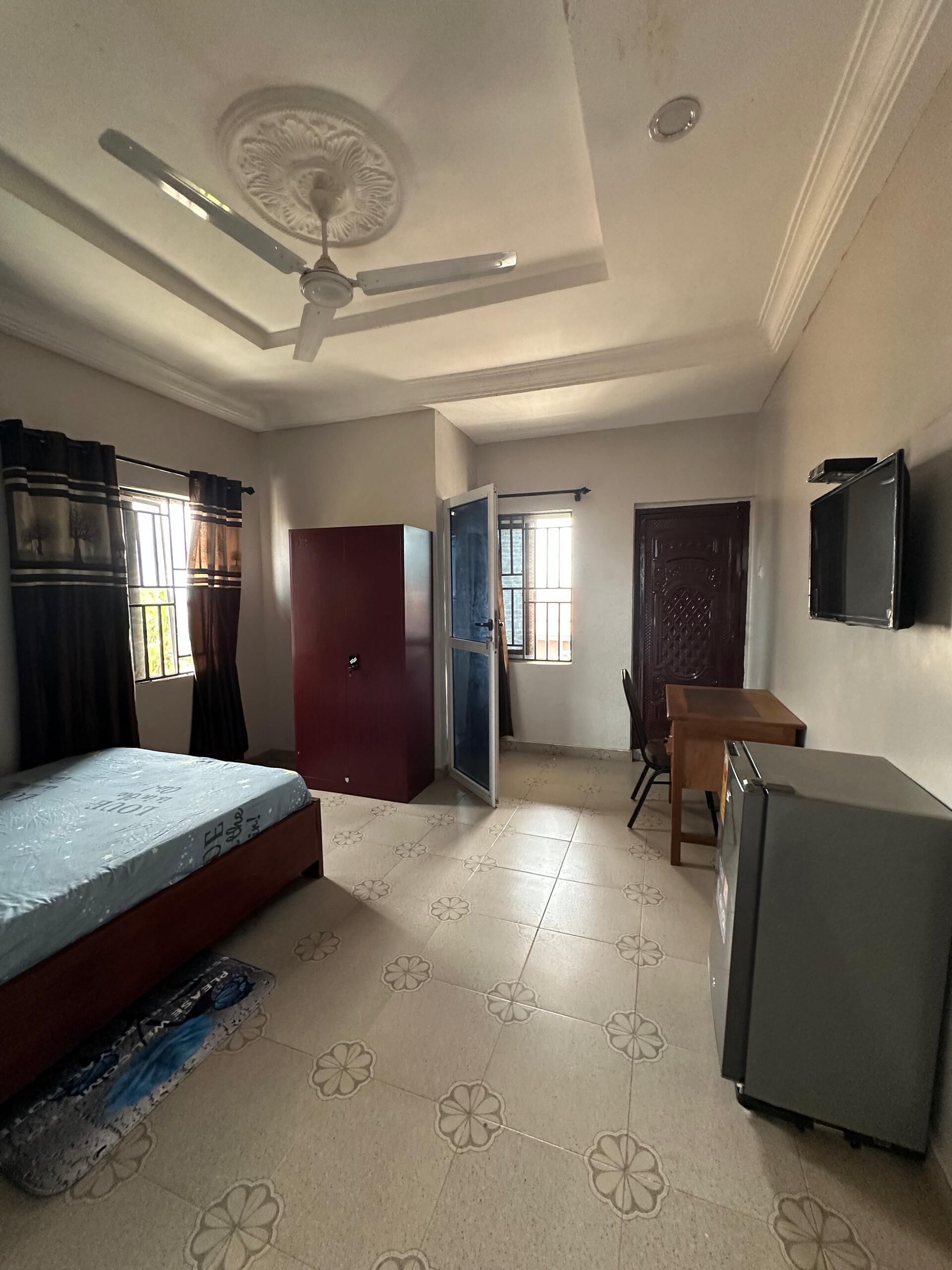 Quarto luxo, sacada | Escrivaninha
