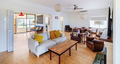 Charming Beachside Stay in Port MacDonnell