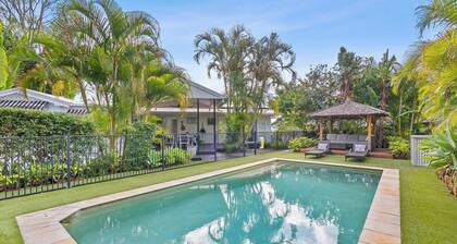 Tropical Oasis Heated Spa, Pool and Huge Decks
